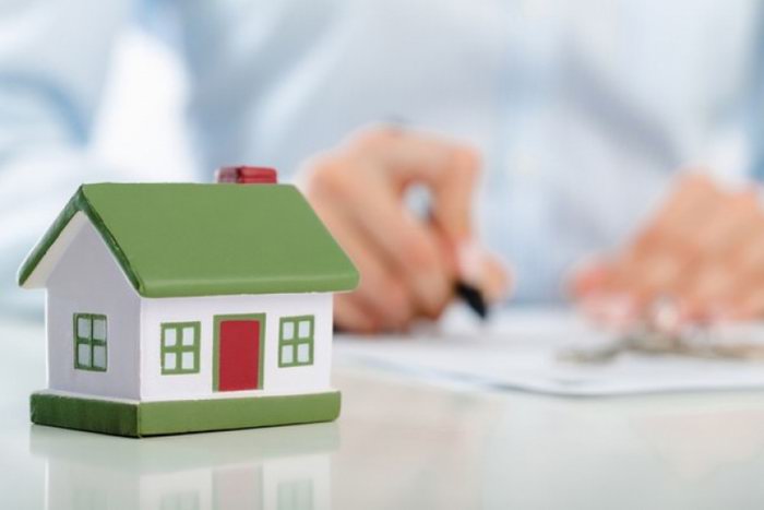 Правообладателям предложат исправить ошибки в документах о стоимости недвижимости через МФЦ